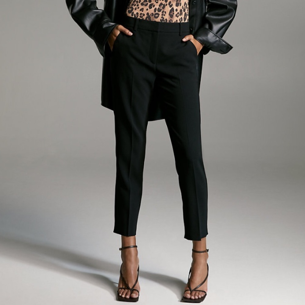 Aritzia Babaton Quentin Pant (in Navy Blue)